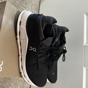 Cloudnova size 8.5 woman’s sneaker